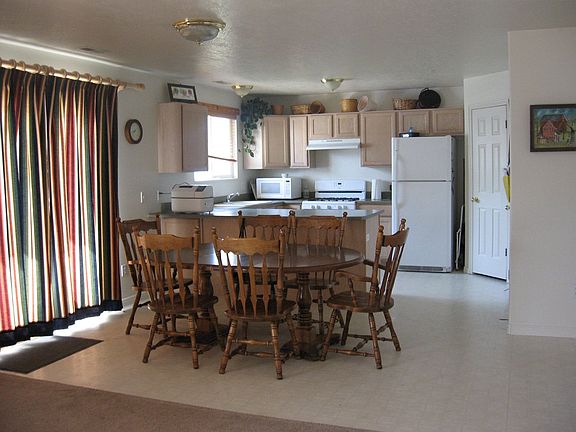 kitchen/dining