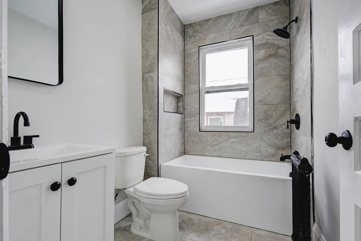 Building Photo - 5 Baldwin Ave #3