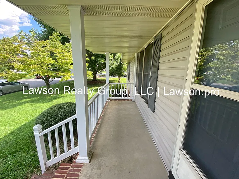 1013 Barrens Village Ln — Photo 2