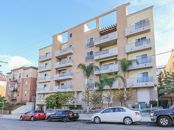 3rd image of 980 S Oxford Ave Unit 104
