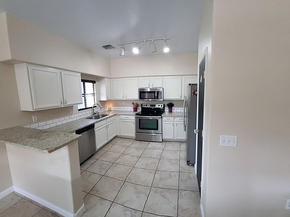 5th image of 392 E Placita Nodo