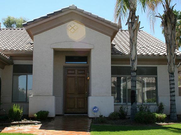 2nd image of 3811 S Vista Pl