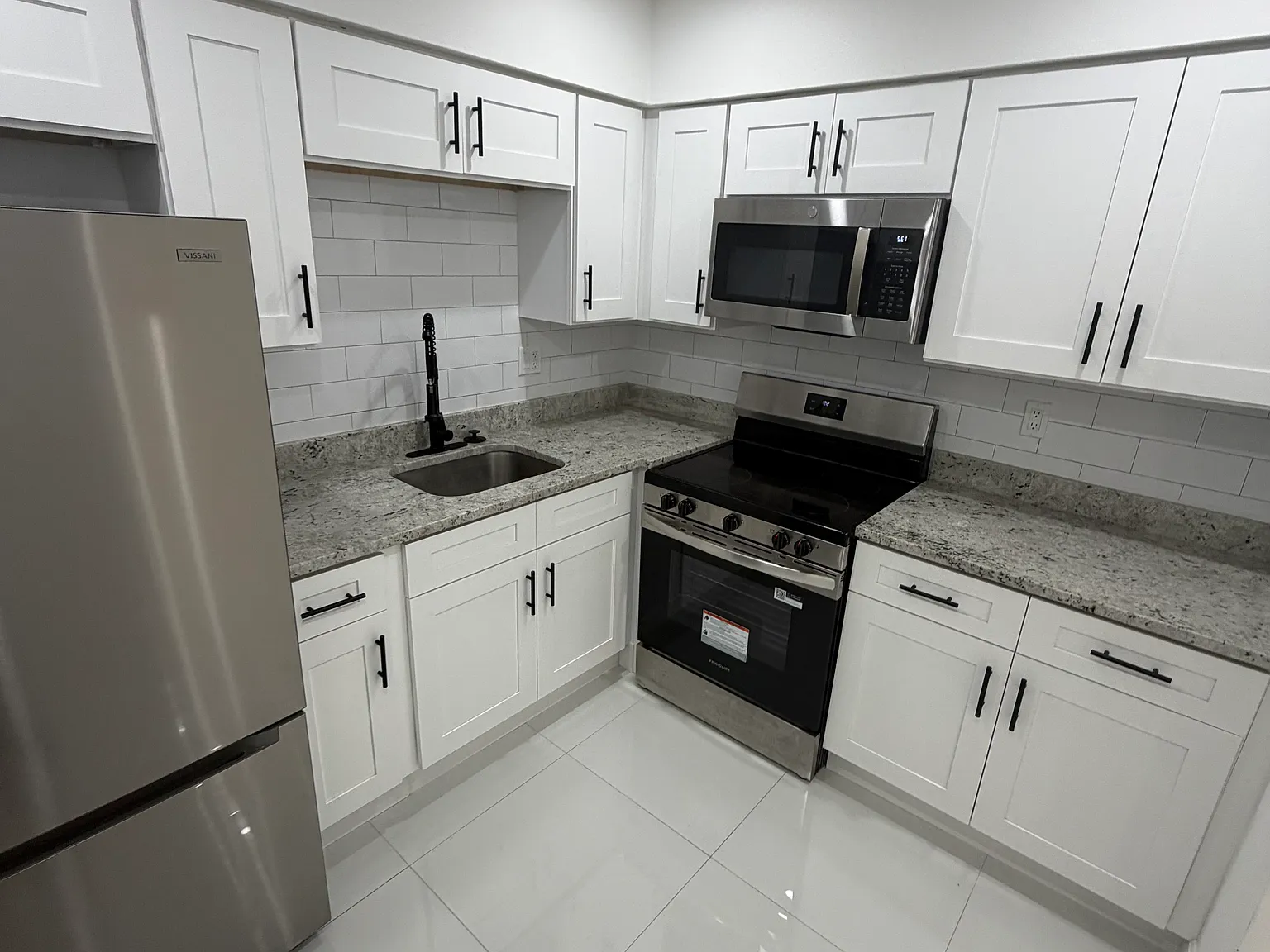 1 bed, 750 sqft, $1,500 — Photo 3