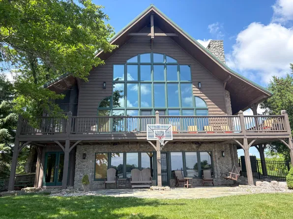 520 Kramer Rd, Avon, IL 61415