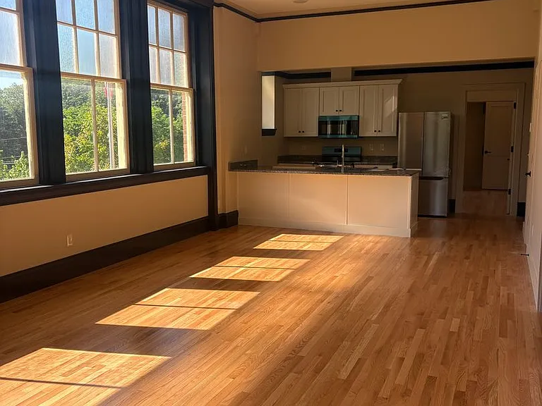 207 Pleasant St #101 — Photo 10