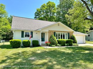 414 N Creyts Rd, Lansing, MI 48917