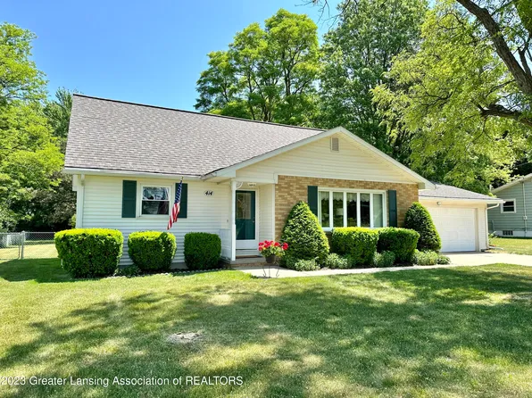 414 N Creyts Rd, Lansing, MI 48917