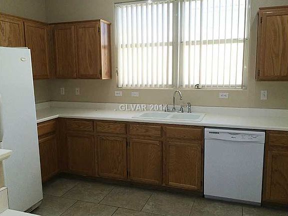 4th image of 2709 Sun Cactus Ct #2709