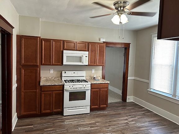 Kitchen Range, Microwave, Soft-Close Drawers and Doors