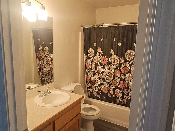 4th image of 13805 SE Rogers Ln