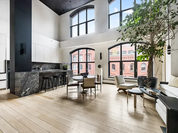 415 Washington Street image 1 of 19