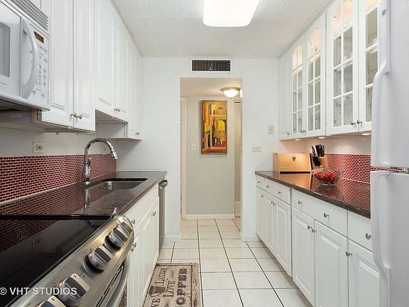 5th image of 940 Beau Dr Unit 209