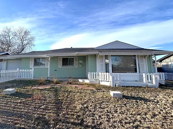 2nd image of 860 Essex Dr