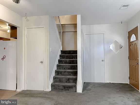 4th image of 722 Caroline Dr