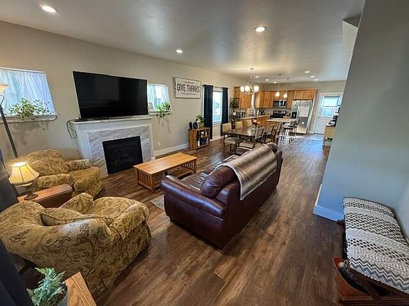 4th image of 2448 S Windmill Way