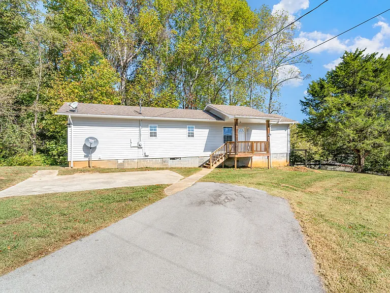 110 Humphrey Way — Photo 2