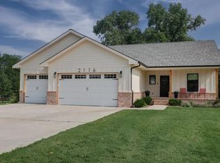 2116 Eastridge Dr, Arkansas City, KS 67005