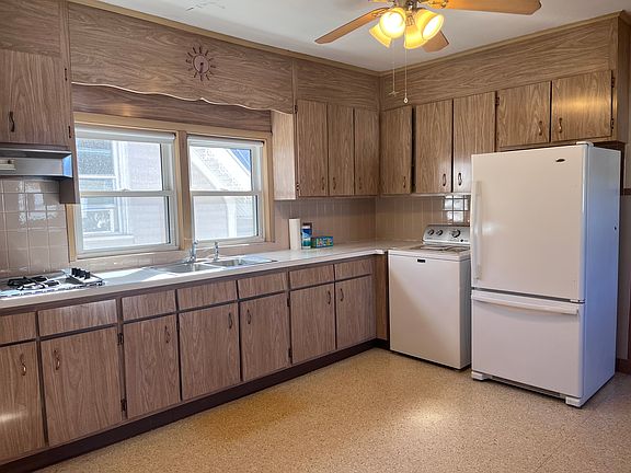 5th image of 16 Carter St #2