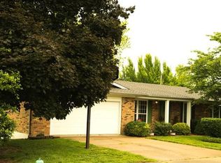 2804 Olde Greenwich Dr, Saint Charles, MO 63301