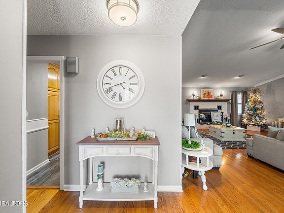 4th image of 16191623 Terrace Dr