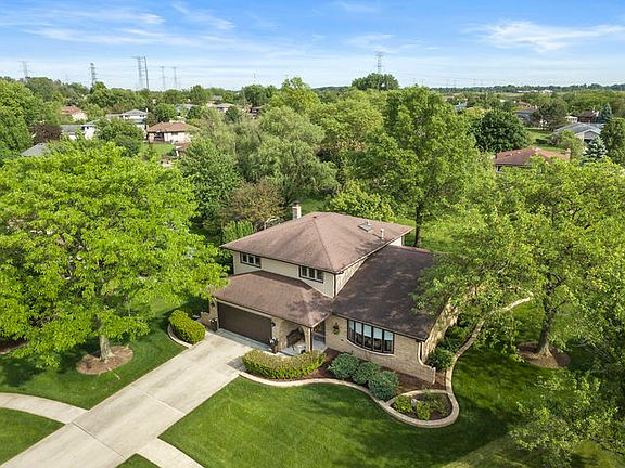 3rd image of 13301 W Pine Grove Ct