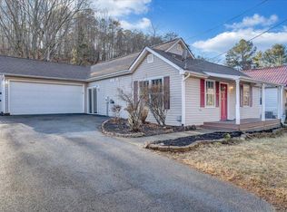 3631 Sandlewood Rd, Roanoke, VA 24018