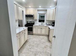 18 Seely Ter, Bloomfield, NJ 07003