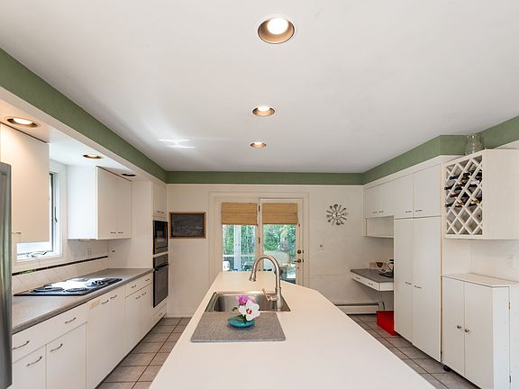 5th image of 39 Stuart Rd
