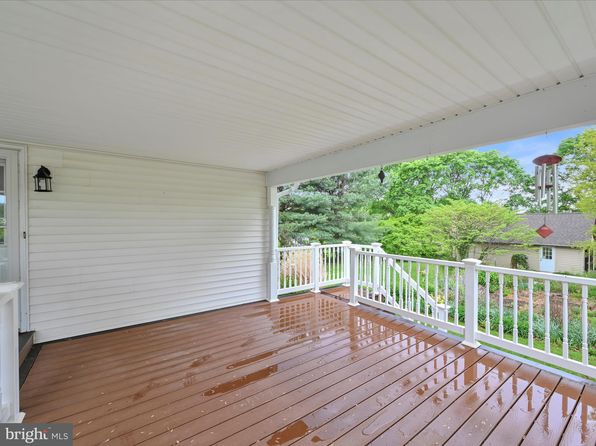 12 Mary Ave, Mechanicsburg, PA 17055