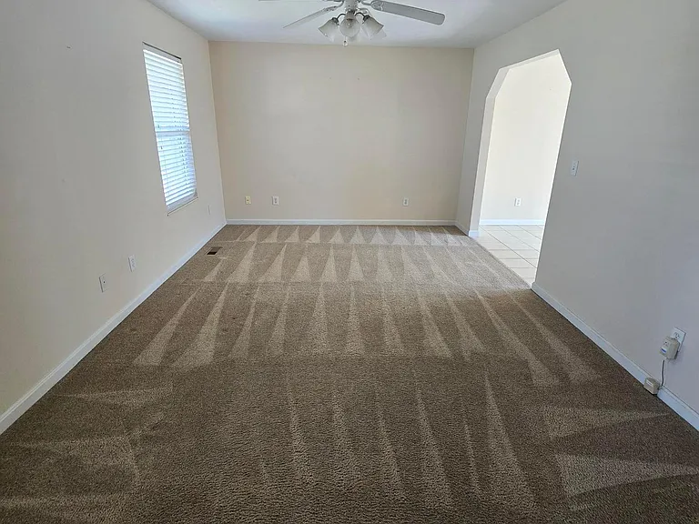 1119 Donner Dr — Photo 2