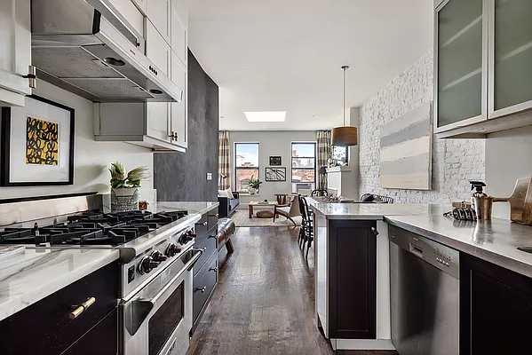 Sold by Compass | media 5