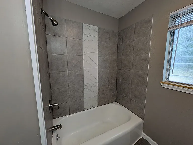 5251 Procter St — Photo 13
