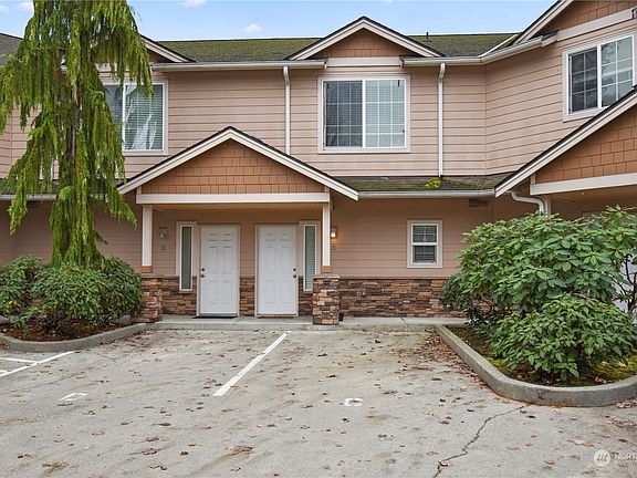 2nd image of 1316 Beach Avenue #C