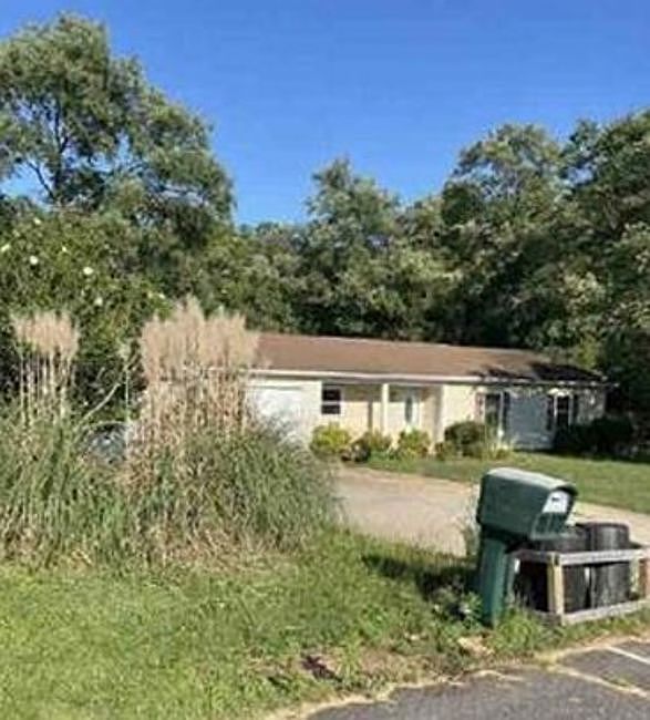 2nd image of 104 Foxfire Dr