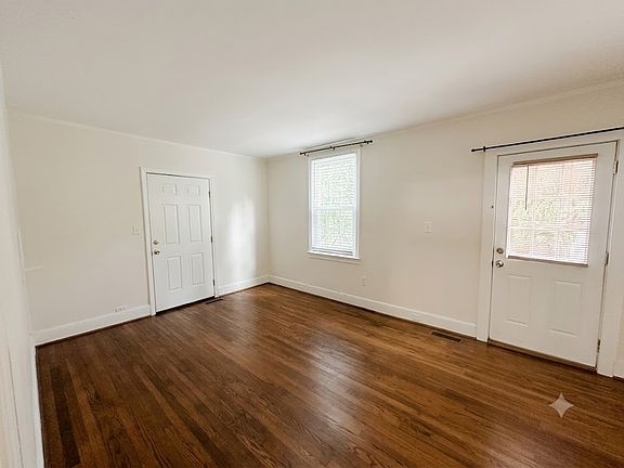 4th image of 505 Ribaut Rd