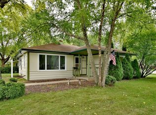 3716 Dove St, Rolling Meadows, IL 60008