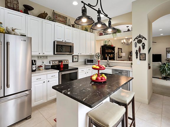 3rd image of 8611 Villanova Dr #1202