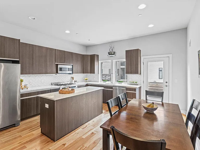 418 Fairmount Ave — Photo 4