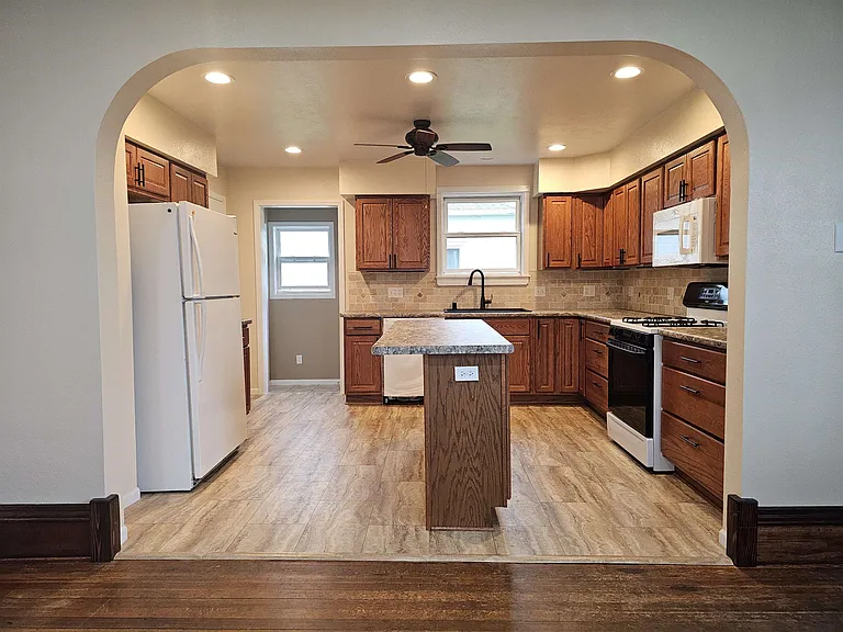 3154 N Hancock St — Photo 5