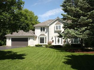1027 Golf Ln, Wheaton, IL 60189