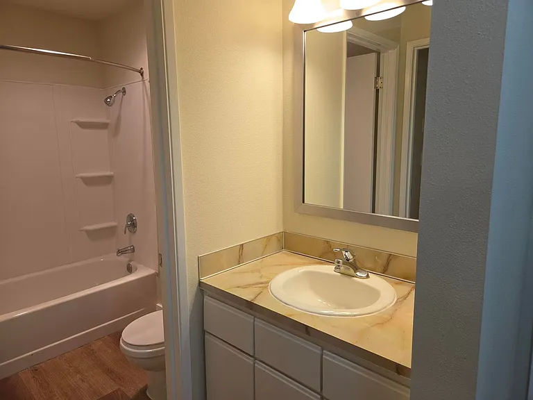 First Hill Apartments — Photo 16