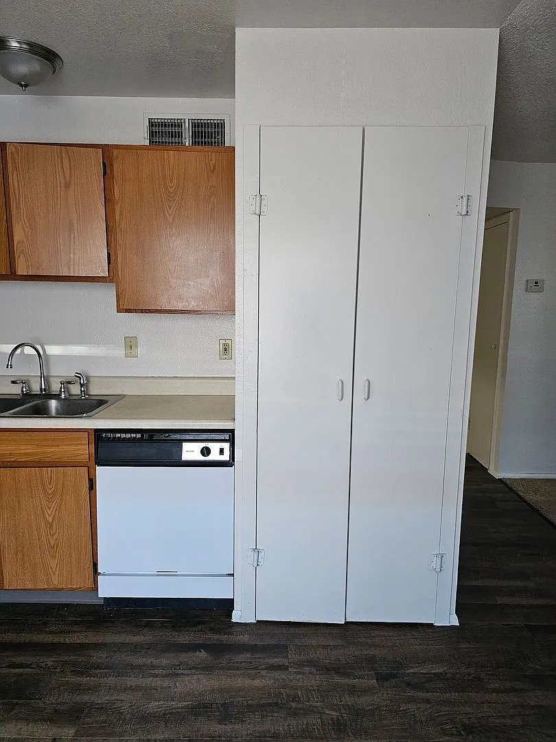 Building Photo - 5720 S Morris Blvd #1102