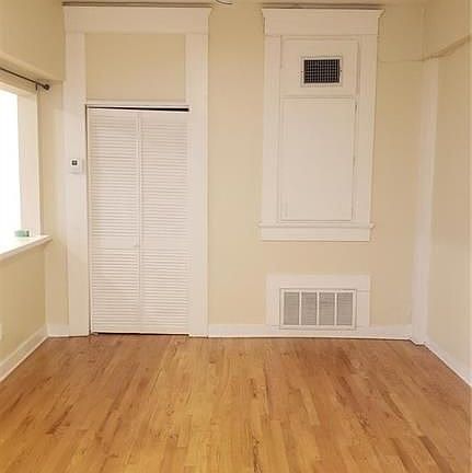 4th image of 109 W 10th St #C/d