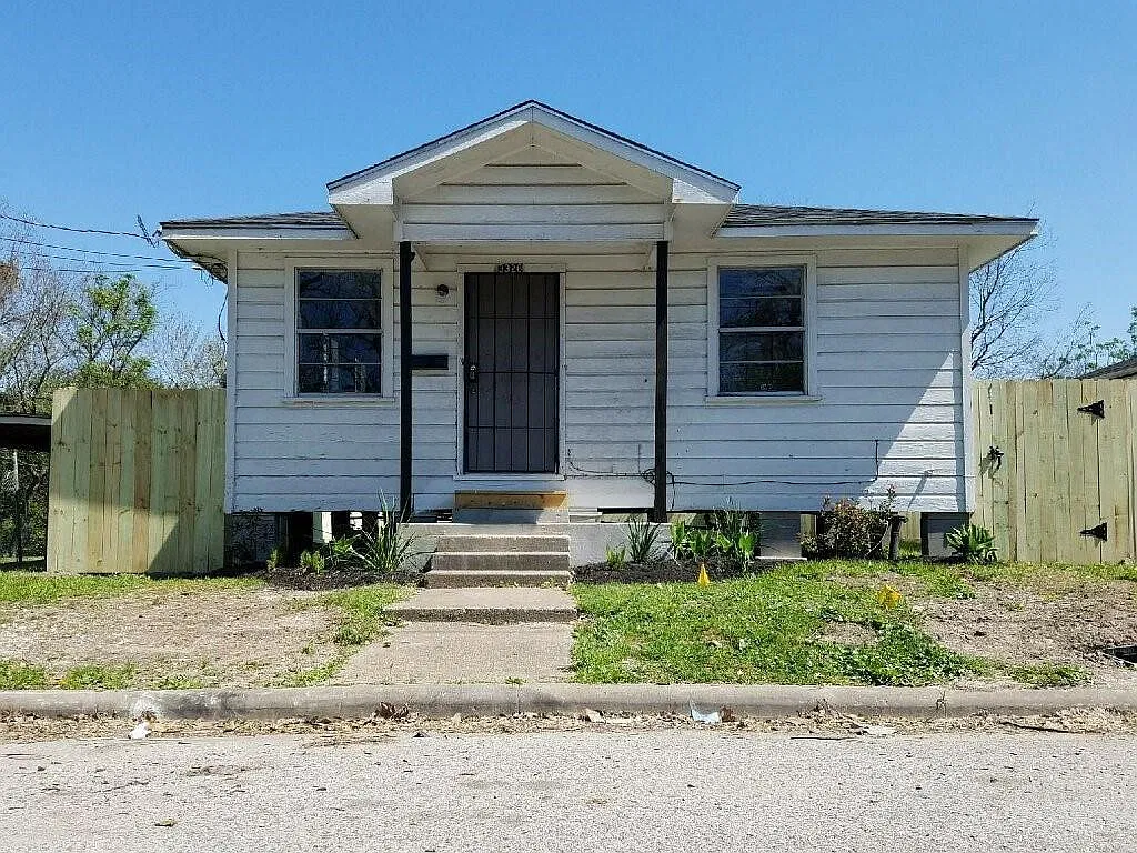 2 bed, 1.0 bath, 864 sqft, $1,399 — Photo 2