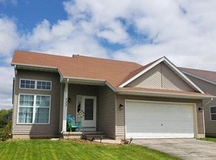 733 Hawthorne Ln, Genoa, IL 60135