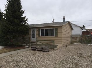 422 E Davis St, Rawlins, WY 82301