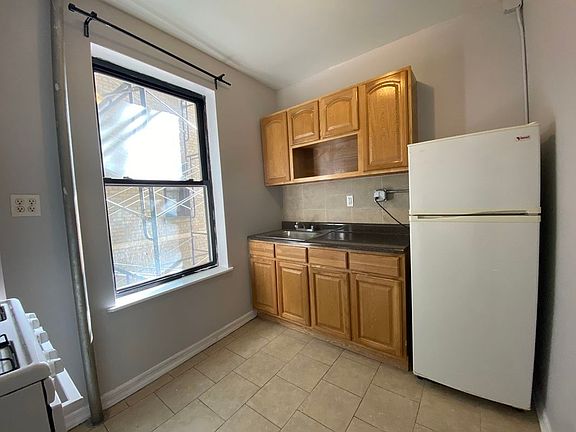 5th image of 102 Convent Ave APT 24
