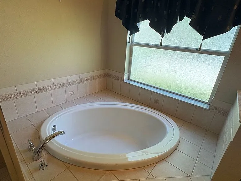 3185 Soft Breeze Cir — Photo 31
