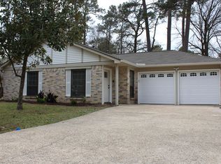 55 E White Willow Cir, Spring, TX 77381