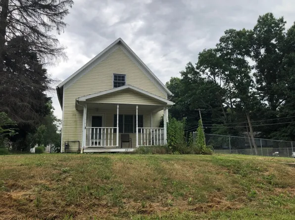 890 McKinley Ave SW, Brewster, OH 44613